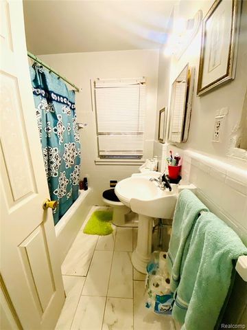 5530 University Place, Detroit, MI 48224