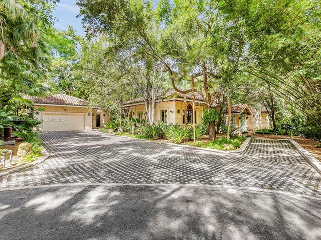 3504 Banyan Cir, Miami, FL 33133