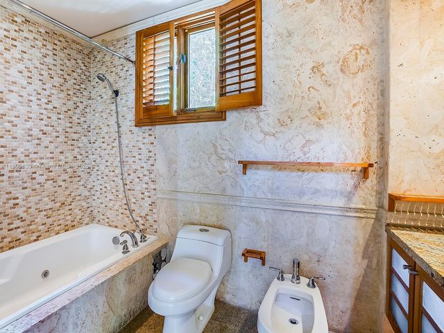 3504 Banyan Cir, Miami, FL 33133