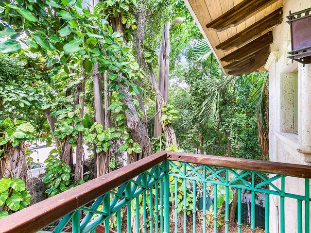 3504 Banyan Cir, Miami, FL 33133