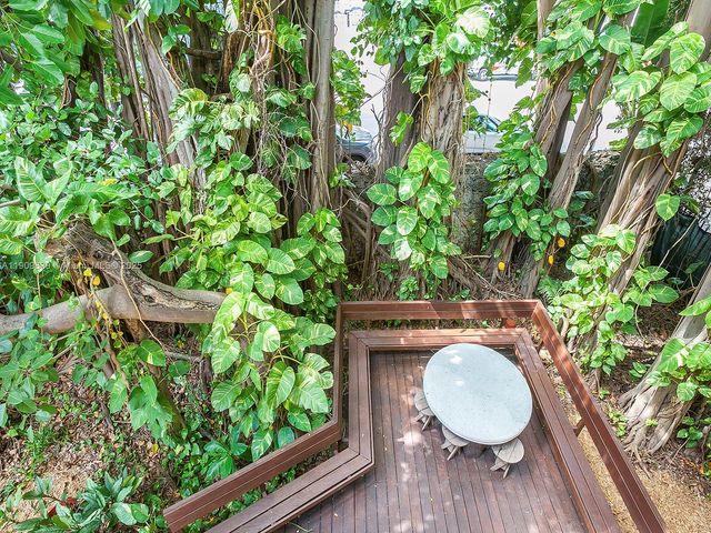 3504 Banyan Cir, Miami, FL 33133