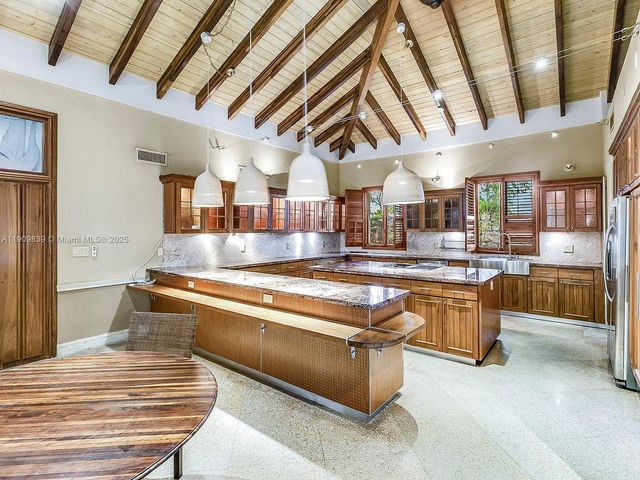 3504 Banyan Cir, Miami, FL 33133