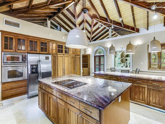 3504 Banyan Cir, Miami, FL 33133