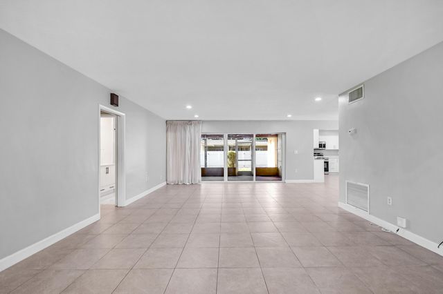 6760 SW 11TH Street, Pembroke Pines, FL 33023