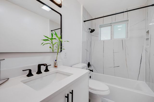 6760 SW 11TH Street, Pembroke Pines, FL 33023