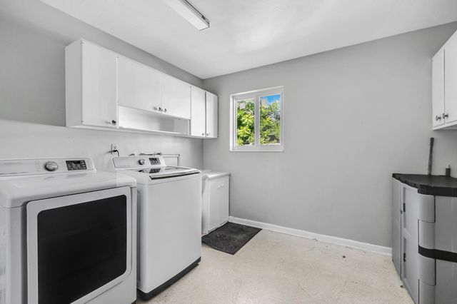 6760 SW 11TH Street, Pembroke Pines, FL 33023