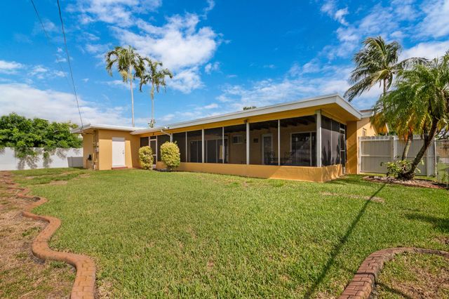 6760 SW 11TH Street, Pembroke Pines, FL 33023