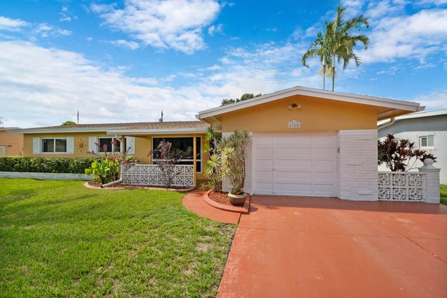 6760 SW 11TH Street, Pembroke Pines, FL 33023