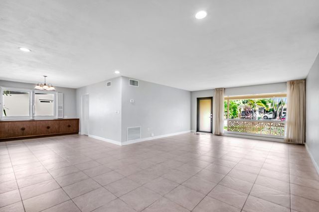 6760 SW 11TH Street, Pembroke Pines, FL 33023