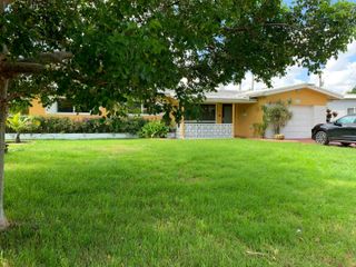 6760 SW 11TH Street, Pembroke Pines, FL 33023