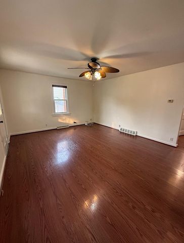 30 LINDALE AVE, Williamstown, NJ 08094