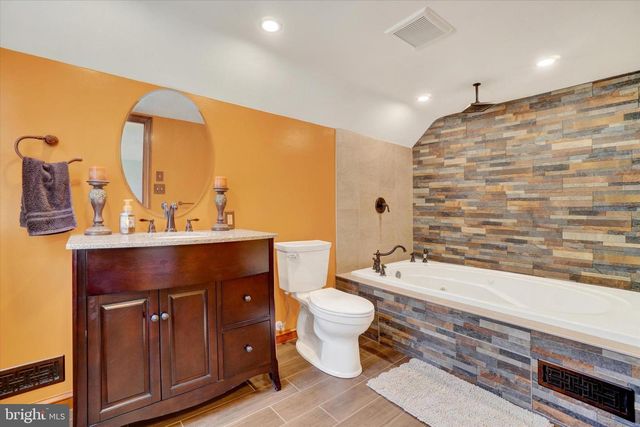 1805 CRALEY RD, Windsor, PA 17366