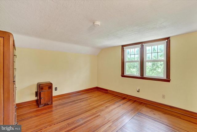 1805 CRALEY RD, Windsor, PA 17366
