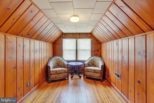 1805 CRALEY RD, Windsor, PA 17366