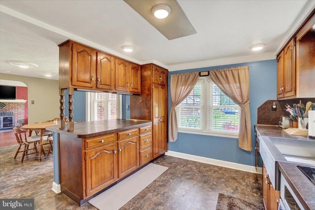 1805 CRALEY RD, Windsor, PA 17366