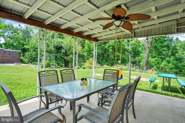 1805 CRALEY RD, Windsor, PA 17366