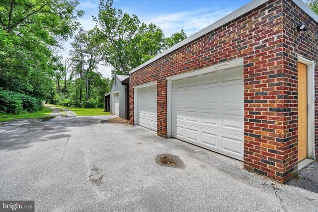 1805 CRALEY RD, Windsor, PA 17366