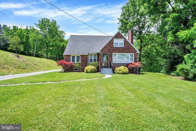 1805 CRALEY RD, Windsor, PA 17366