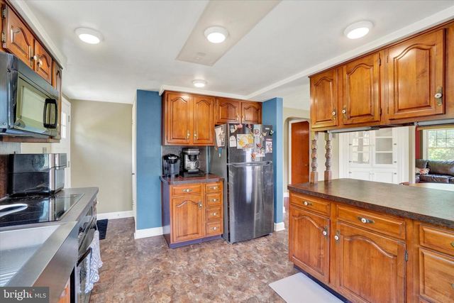 1805 CRALEY RD, Windsor, PA 17366