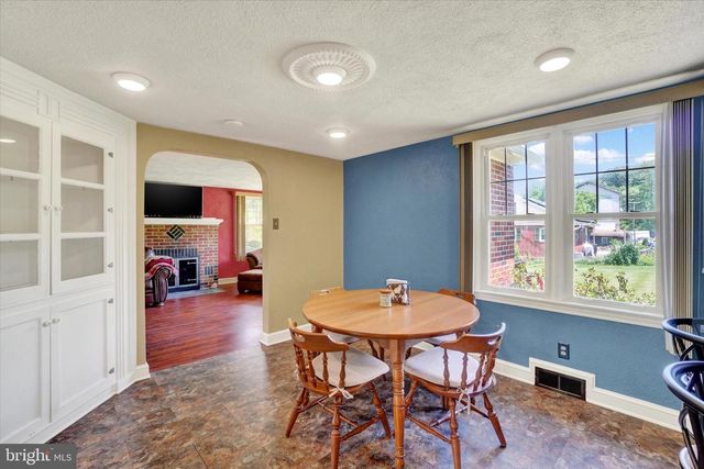 1805 CRALEY RD, Windsor, PA 17366