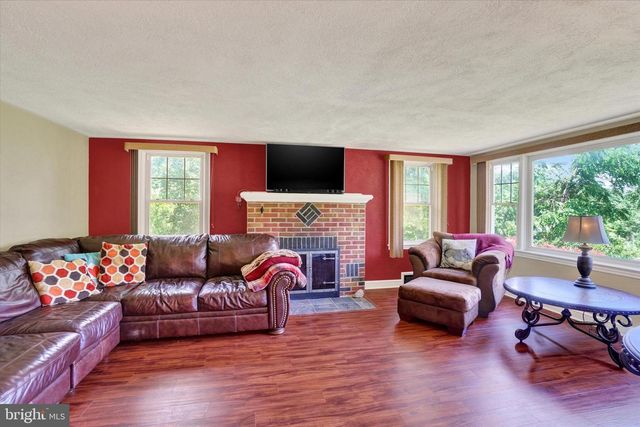 1805 CRALEY RD, Windsor, PA 17366