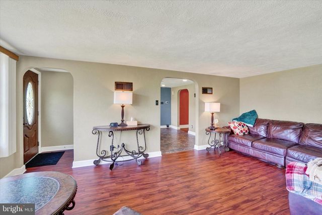 1805 CRALEY RD, Windsor, PA 17366
