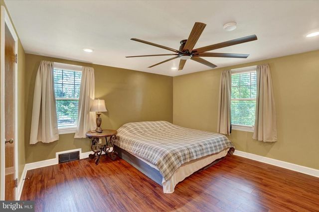 1805 CRALEY RD, Windsor, PA 17366