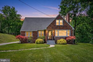 1805 CRALEY RD, Windsor, PA 17366