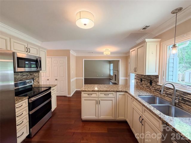 6218 Old Corral Street, Charlotte, NC 28277