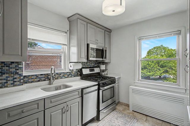 17 Leewood Circle 6R, Eastchester, NY 10709
