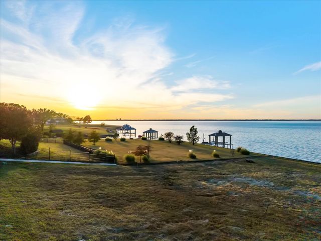 6 Terrabella Lane, Heath, TX 75032