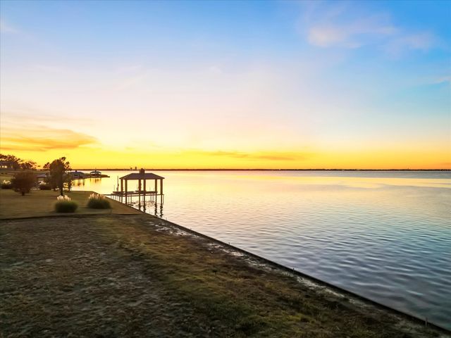 6 Terrabella Lane, Heath, TX 75032