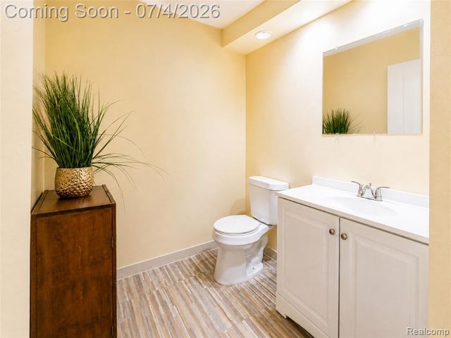 754 Ashley Circle, Rochester Hills, MI 48307