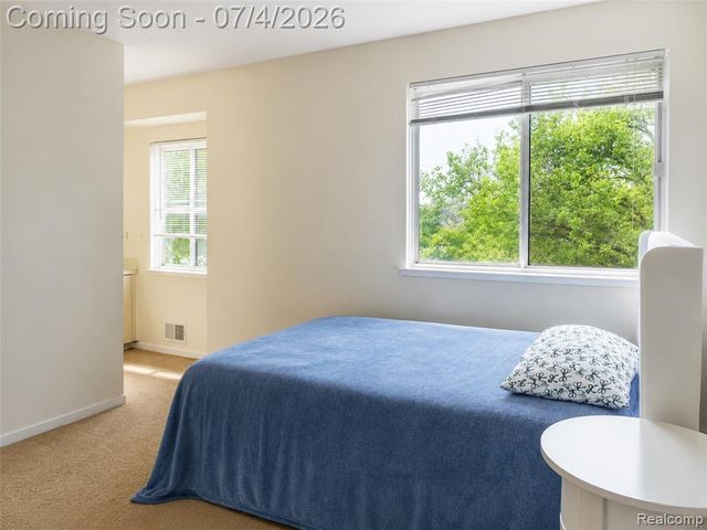 754 Ashley Circle, Rochester Hills, MI 48307