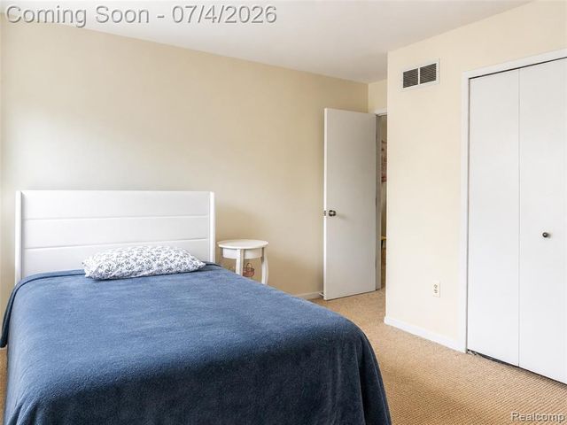 754 Ashley Circle, Rochester Hills, MI 48307