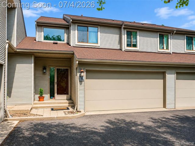 754 Ashley Circle, Rochester Hills, MI 48307