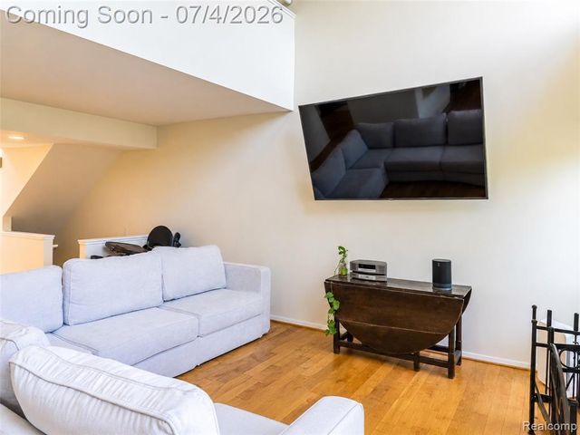 754 Ashley Circle, Rochester Hills, MI 48307