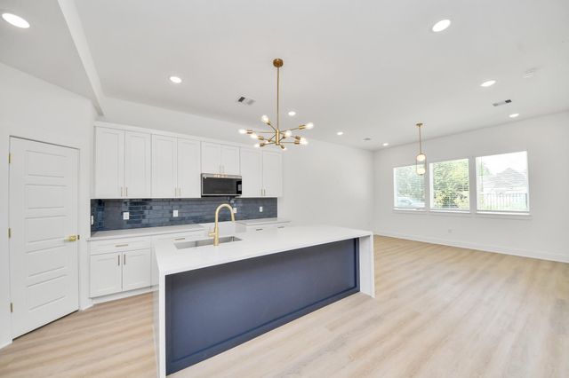 3724 Rebecca Street, Houston, TX 77021