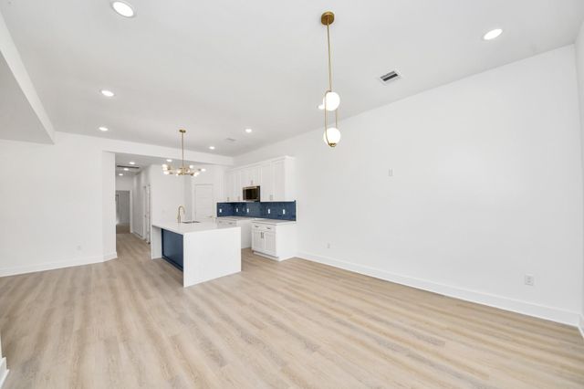 3724 Rebecca Street, Houston, TX 77021