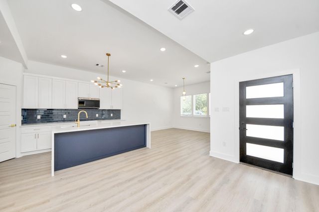 3724 Rebecca Street, Houston, TX 77021
