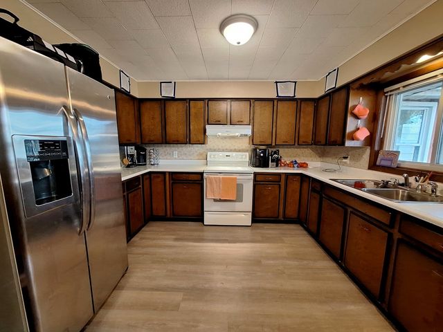 200 N Oregon Street, Troy Grove, IL 61372