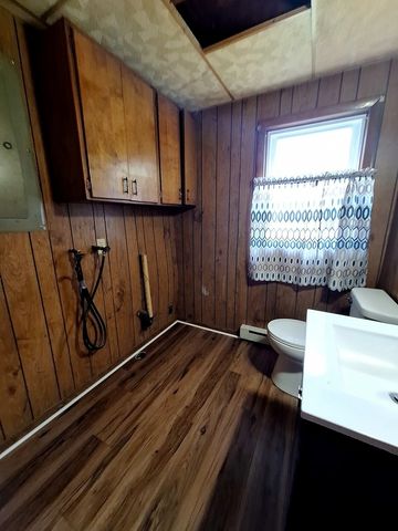 200 N Oregon Street, Troy Grove, IL 61372