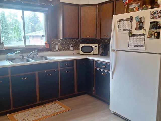 200 N Oregon Street, Troy Grove, IL 61372