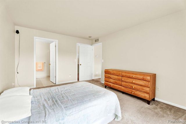 16832 Glenmoor Boulevard, Macomb, MI 48044