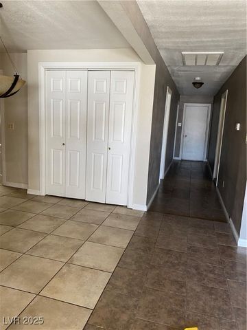 2529 Meadows Avenue, Las Vegas, NV 89101