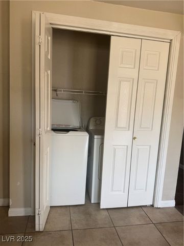 2529 Meadows Avenue, Las Vegas, NV 89101