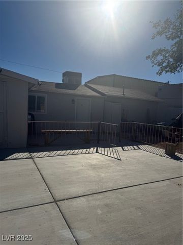 2529 Meadows Avenue, Las Vegas, NV 89101