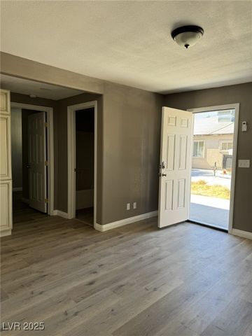 2529 Meadows Avenue, Las Vegas, NV 89101