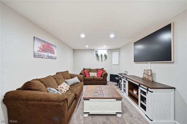 3905 Kent Road, Stow, OH 44224