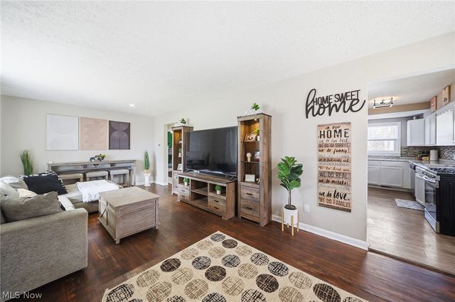 3905 Kent Road, Stow, OH 44224